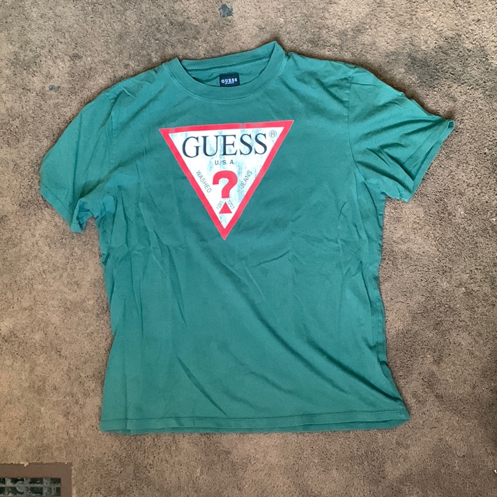 Green vintage style Guess short sleeve tee shirt.
